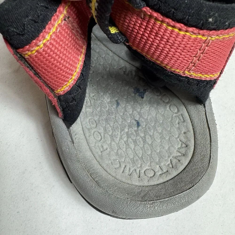 Keen Newport H2 Sandals Shoes Women's 9 Red Casual Comfort Waterproof Hiking